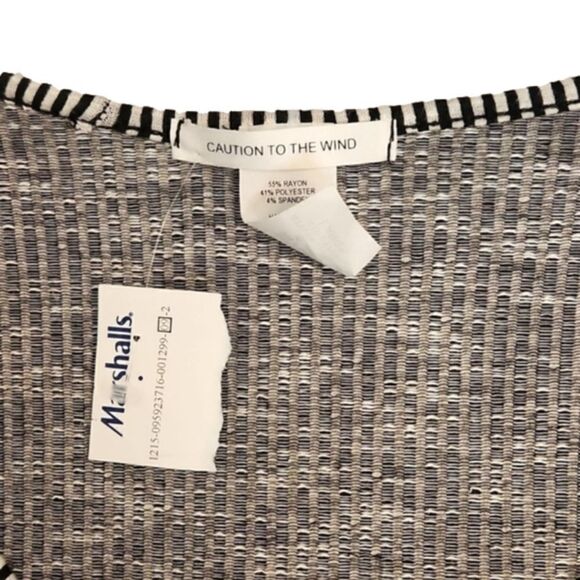 Nwt Juniors Caution to the wind black & white striped tie bottom top size Large. - Picture 10 of 16